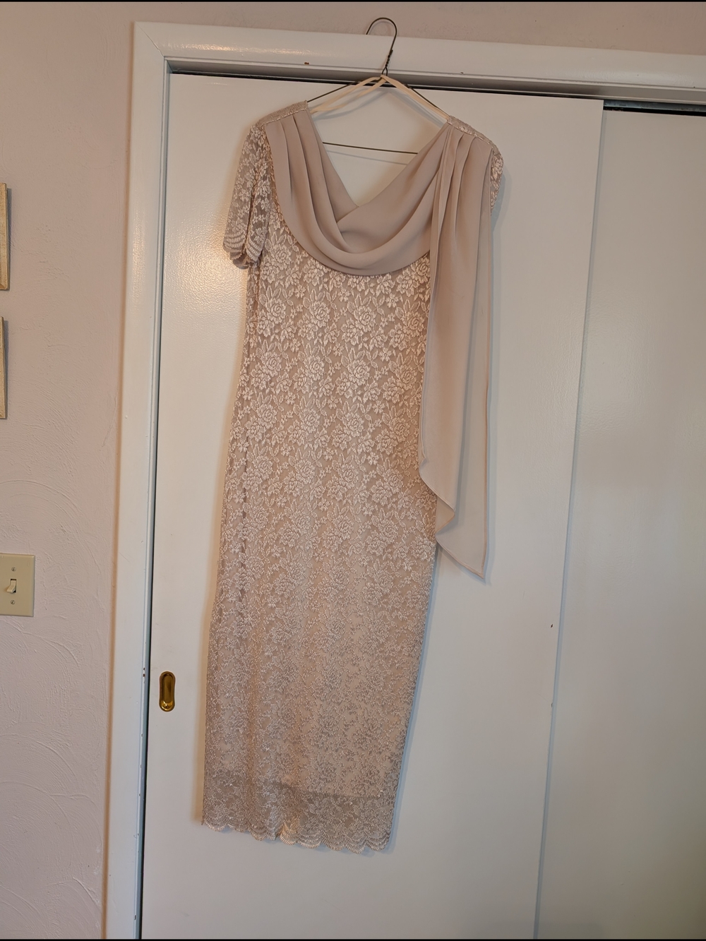 Elegant Beige Lace Evening Dress with Draped Scarf- Sz 12P